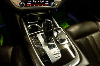 Продажа BMW 7 серии VI (G11/G12) 730Ld xDrive 3.0 AT (265 л.с.) 2016 Черный в Автодом