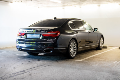 Продажа BMW 7 серии VI (G11/G12) 730Ld xDrive 3.0 AT (265 л.с.) 2016 Черный в Автодом