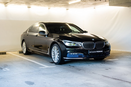 Продажа BMW 7 серии VI (G11/G12) 730Ld xDrive 3.0 AT (265 л.с.) 2016 Черный в Автодом