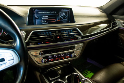 Продажа BMW 7 серии VI (G11/G12) 730Ld xDrive 3.0 AT (265 л.с.) 2016 Черный в Автодом