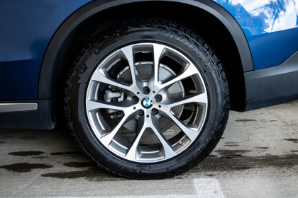 Продажа BMW X5 IV (G05/G18) 40i 3.0 AT (340 л.с.) 2019 Синий в Автодом