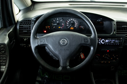 Продажа Opel Zafira A 2.0 MT (101 л.с.) 2002 Серебристый в Автодом