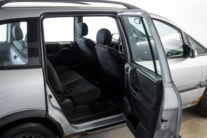 Продажа Opel Zafira A 2.0 MT (101 л.с.) 2002 Серебристый в Автодом