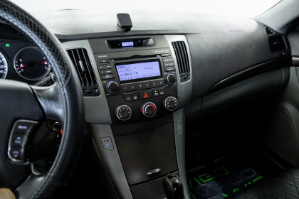 Продажа Hyundai Sonata V (NF) 2.0 AT (163 л.с.) 2008 Серый в Автодом