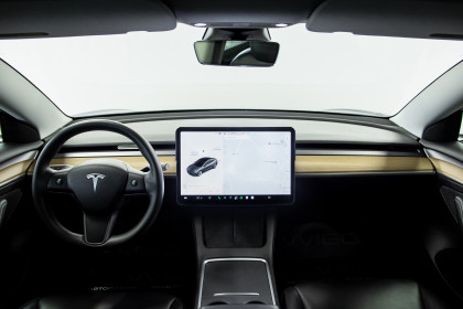 Продажа Tesla Model 3 I Standart Plus 0.0 AT (258 л.с.) 2021 Серый в Автодом