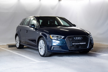 Продажа Audi A3 III (8V) Рестайлинг e-tron 1.4 AMT (204 л.с.) 2017 Синий в Автодом