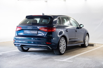 Продажа Audi A3 III (8V) Рестайлинг e-tron 1.4 AMT (204 л.с.) 2017 Синий в Автодом