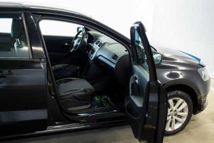 Продажа Volkswagen Polo V 1.6 MT (105 л.с.) 2013 Черный в Автодом