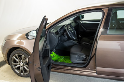 Продажа Skoda Octavia III (A7) Рестайлинг 1.6 MT (110 л.с.) 2017 Коричневый в Автодом