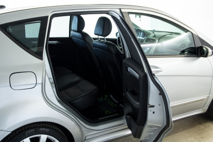 Продажа Mercedes-Benz A-Класс II (W169) 180 2.0 CVT (109 л.с.) 2005 Серебристый в Автодом