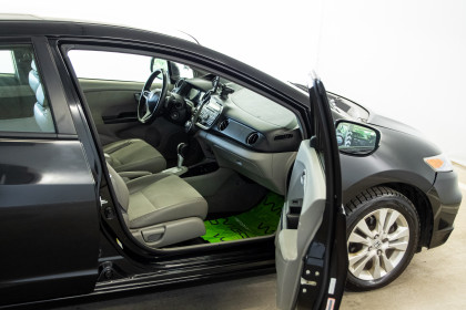 Продажа Honda Insight II Рестайлинг 1.3 CVT (98 л.с.) 2013 Черный в Автодом