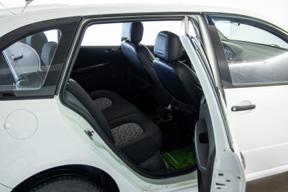 Продажа Skoda Fabia I Рестайлинг 1.2 MT (64 л.с.) 2007 Белый в Автодом
