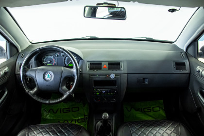 Продажа Skoda Fabia I Рестайлинг 1.2 MT (64 л.с.) 2007 Белый в Автодом