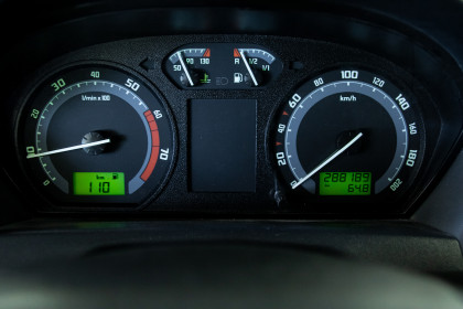 Продажа Skoda Fabia I Рестайлинг 1.2 MT (64 л.с.) 2007 Белый в Автодом