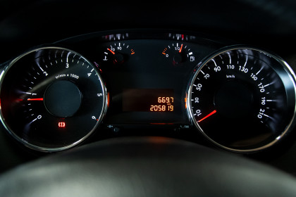 Продажа Peugeot 5008 I Рестайлинг 1.6 MT (120 л.с.) 2016 Серебристый в Автодом