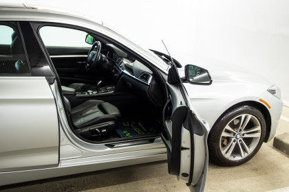 Продажа BMW 3 серии VI (F3x) Рестайлинг 330i xDrive 2.0 AT (252 л.с.) 2016 Серебристый в Автодом