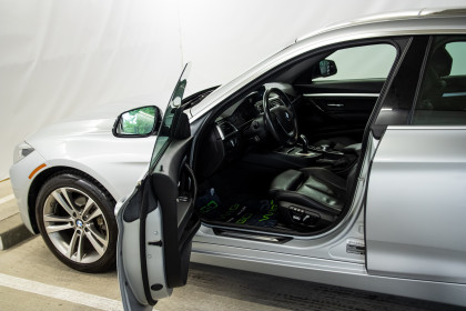 Продажа BMW 3 серии VI (F3x) Рестайлинг 330i xDrive 2.0 AT (252 л.с.) 2016 Серебристый в Автодом