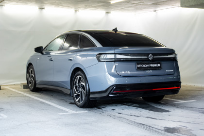 Продажа Volkswagen ID.7 I 86 kWh 0.0 AT (286 л.с.) 2024 Серый в Автодом