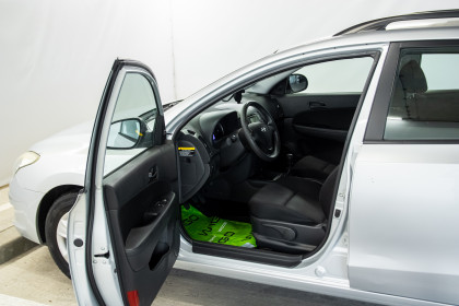 Продажа Hyundai i30 I 1.4 MT (109 л.с.) 2009 Серебристый в Автодом
