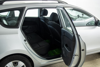 Продажа Hyundai i30 I 1.4 MT (109 л.с.) 2009 Серебристый в Автодом