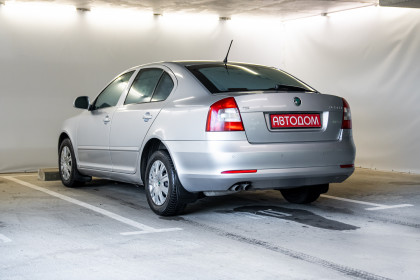 Продажа Skoda Octavia II (A5) Рестайлинг 1.4 MT (122 л.с.) 2011 Серебристый в Автодом