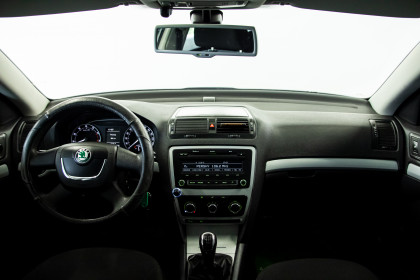 Продажа Skoda Octavia II (A5) Рестайлинг 1.4 MT (122 л.с.) 2011 Серебристый в Автодом