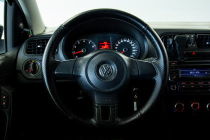 Продажа Volkswagen Polo V 1.6 MT (105 л.с.) 2013 Серый в Автодом