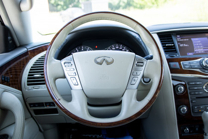 Продажа Infiniti QX80 I Рестайлинг 5.6 AT (405 л.с.) 2016 Бордовый в Автодом