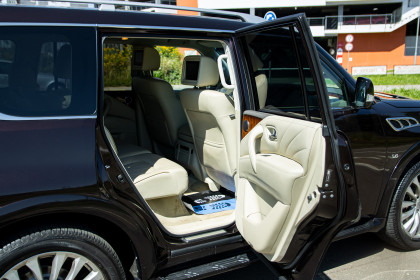 Продажа Infiniti QX80 I Рестайлинг 5.6 AT (405 л.с.) 2016 Бордовый в Автодом