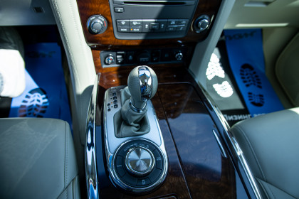 Продажа Infiniti QX80 I Рестайлинг 5.6 AT (405 л.с.) 2016 Бордовый в Автодом