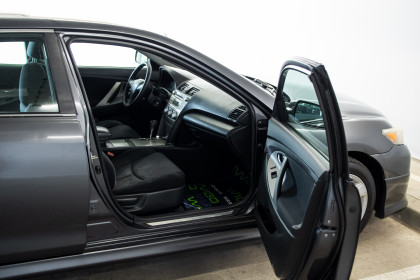 Продажа Toyota Camry VI (XV40) Рестайлинг 2.5 AT (179 л.с.) 2009 Серый в Автодом