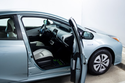 Продажа Toyota Prius IV (XW50) 1.8 AT (98 л.с.) 2018 Синий в Автодом