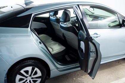Продажа Toyota Prius IV (XW50) 1.8 AT (98 л.с.) 2018 Синий в Автодом
