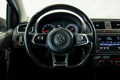 Продажа Volkswagen Polo VI 1.6 MT (90 л.с.) 2020 Желтый в Автодом