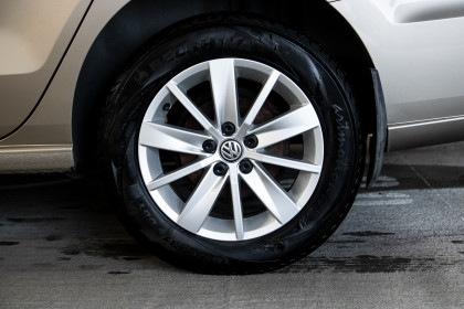 Продажа Volkswagen Polo VI 1.6 MT (90 л.с.) 2020 Желтый в Автодом
