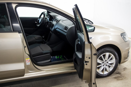 Продажа Volkswagen Polo VI 1.6 MT (90 л.с.) 2020 Желтый в Автодом