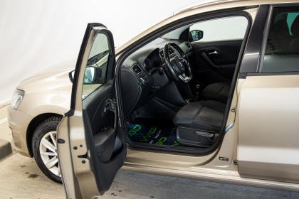 Продажа Volkswagen Polo VI 1.6 MT (90 л.с.) 2020 Желтый в Автодом