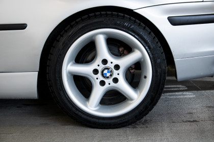 Продажа BMW 3 серии IV (E46) Рестайлинг 316i 1.8 MT (115 л.с.) 2003 Серебристый в Автодом