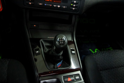 Продажа BMW 3 серии IV (E46) Рестайлинг 316i 1.8 MT (115 л.с.) 2003 Серебристый в Автодом