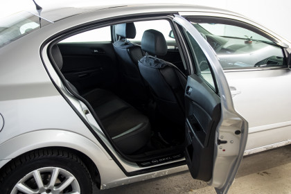 Продажа Opel Astra H Рестайлинг 1.8 MT (140 л.с.) 2008 Серебристый в Автодом