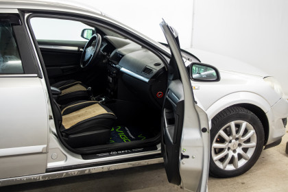 Продажа Opel Astra H Рестайлинг 1.8 MT (140 л.с.) 2008 Серебристый в Автодом