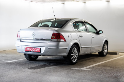 Продажа Opel Astra H Рестайлинг 1.8 MT (140 л.с.) 2008 Серебристый в Автодом