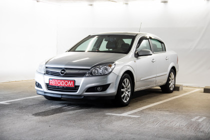 Продажа Opel Astra H Рестайлинг 1.8 MT (140 л.с.) 2008 Серебристый в Автодом