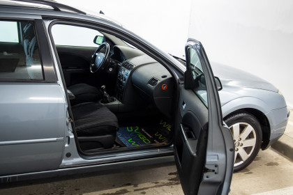 Продажа Ford Mondeo III 2.0 MT (115 л.с.) 2001 Серый в Автодом