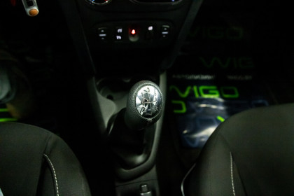 Продажа Renault Sandero II 1.6 MT (113 л.с.) 2017 Серебристый в Автодом
