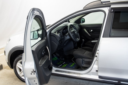 Продажа Renault Sandero II 1.6 MT (113 л.с.) 2017 Серебристый в Автодом
