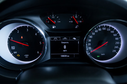 Продажа Opel Astra K Рестайлинг 1.5 MT (105 л.с.) 2021 Черный в Автодом