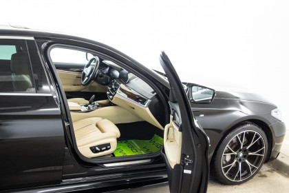 Продажа BMW 5 серии VII (G30/G31) 530i 2.0 AT (252 л.с.) 2020 Черный в Автодом