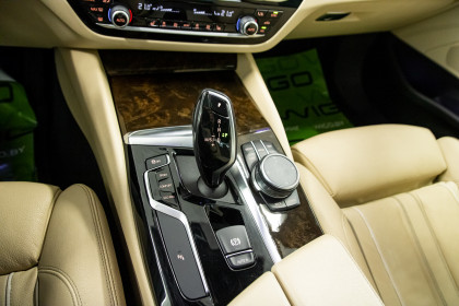Продажа BMW 5 серии VII (G30/G31) 530i 2.0 AT (252 л.с.) 2020 Черный в Автодом