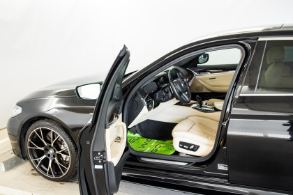 Продажа BMW 5 серии VII (G30/G31) 530i 2.0 AT (252 л.с.) 2020 Черный в Автодом
